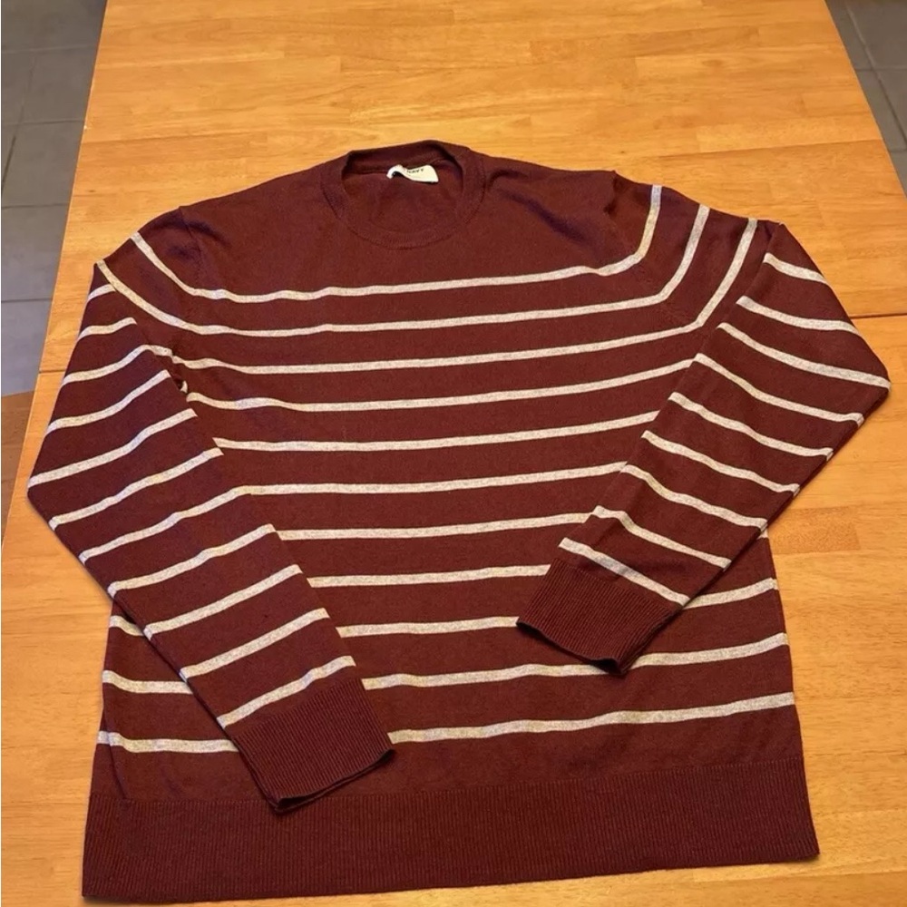 Old Navy Men’s Medium Burgundy/gray striped Lightweight Pullover Sweater
